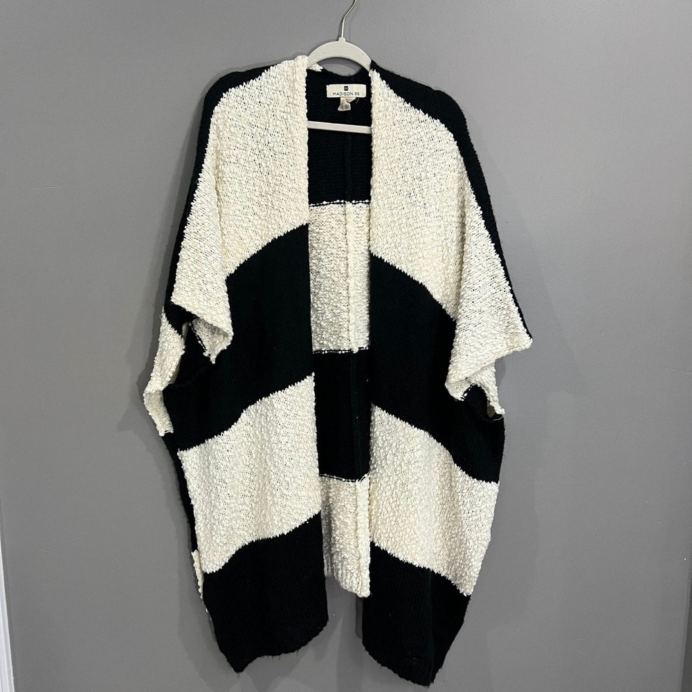 Madison 88 Wrap Cardigan Women OS Black White Great Striped Poncho ANTHF17-063